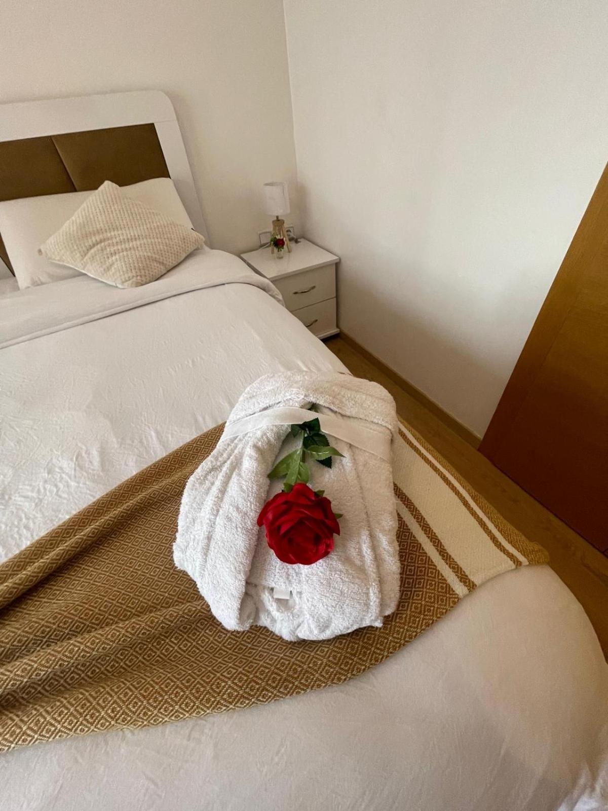 Appartement De Luxe Avec Jardin Vue Sur La Piscine Golf Securise 24H Sur 24 A 5 Minutes De L Aeroport Marrakesh Eksteriør bilde